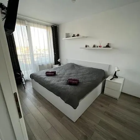 Lägenhet D & V *